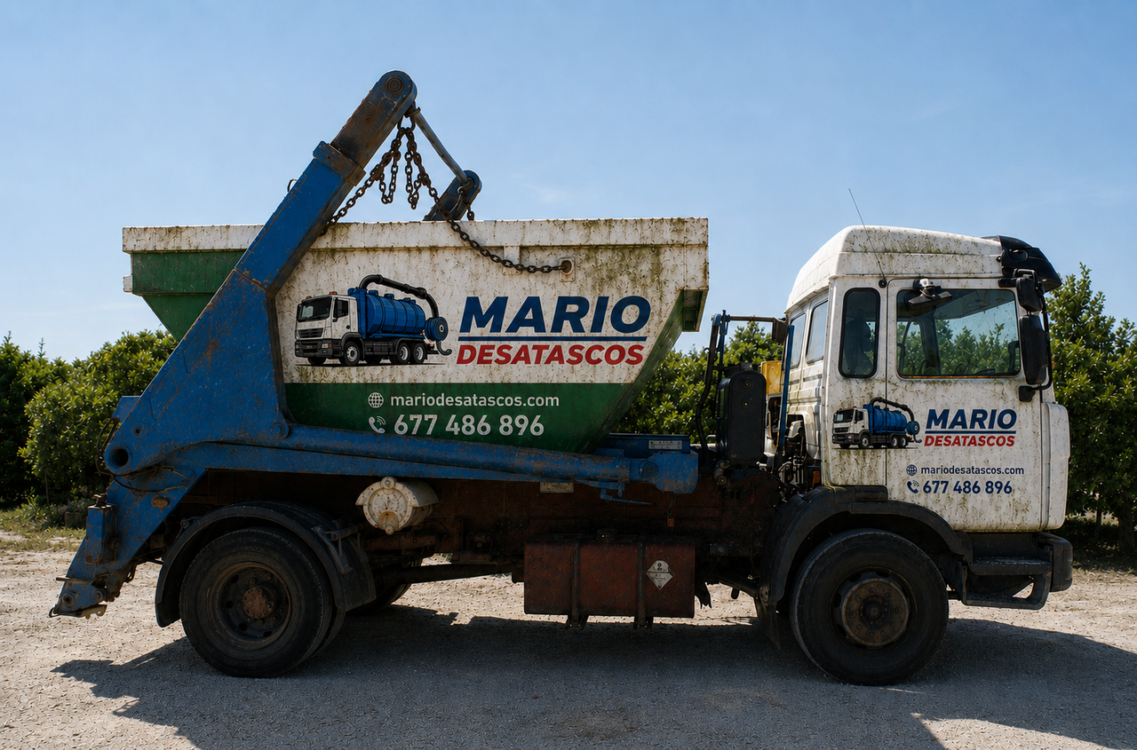 Camión contenedor Mario Desatascos y Alcantarillado